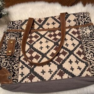 Myra tote bag